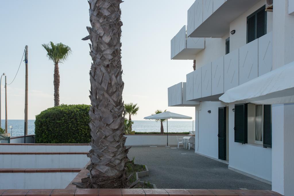 Blu Side Hotel & Residence Torre San Giovanni Ugento Exterior photo